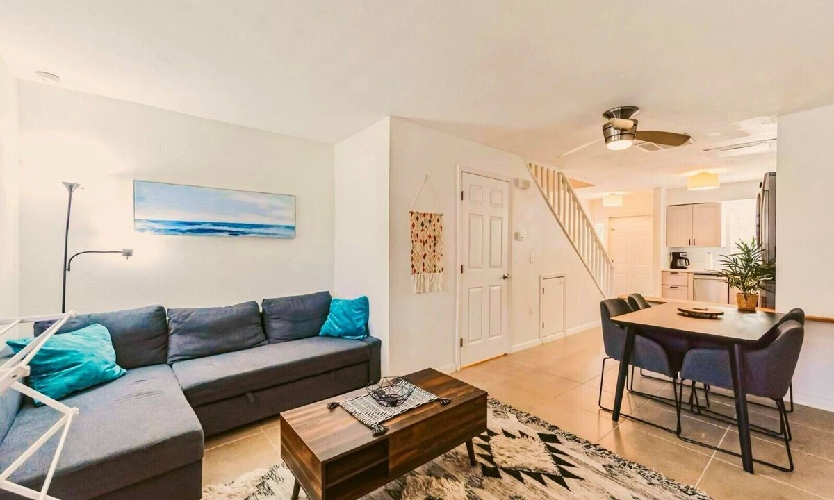 Truckland Condo | Florida Beach Hideaway – Steps from the Sand! Pool Fast WiFi free Parking