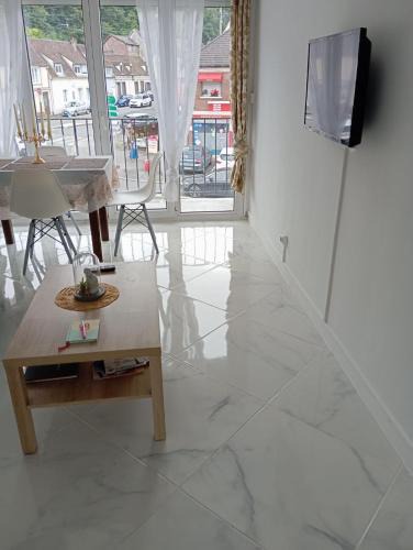 Beauvais Apartment | Flosoleil