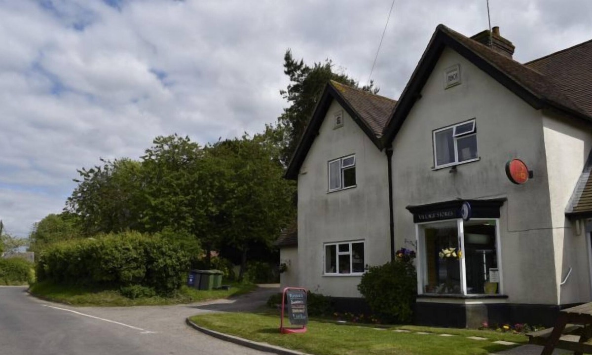 East Tisted Bed & Breakfast | Flossie's B&B