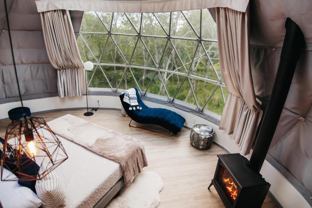 Elderbank Ski Chalet | FlowEdge Riverside Getaway