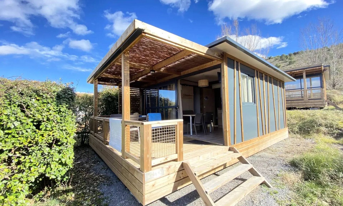 Laurac-en-Vivarais Ski Chalet | Flower Camping Saint Amand * - Chalet Premium 37m2 including 12m2 terrace (5p-2ch), Clim, TV, dishwasher, plancha, Nespresso 5 people
