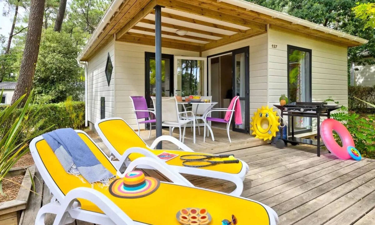 Saint-Hilaire-de-Riez Ski Chalet | Flower Camping Les Biches * - Premium Cottage 2hc - 32 to 50m2 terrace cover. - TV - LV - FREE WIFI 4 people