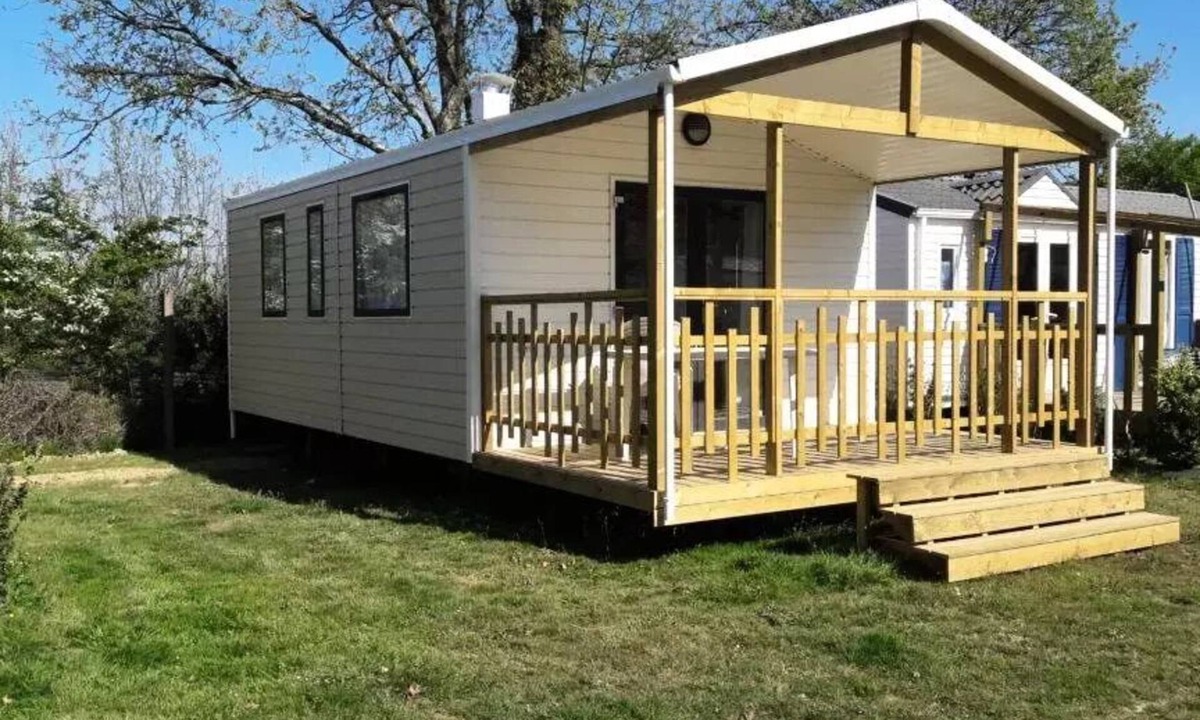 La Mothe-Achard House | Flower Camping Le Pavillon * - Mobile home Comfort 23m2 - 2 bedrooms + Semi-covered terrace 9m2 4 people