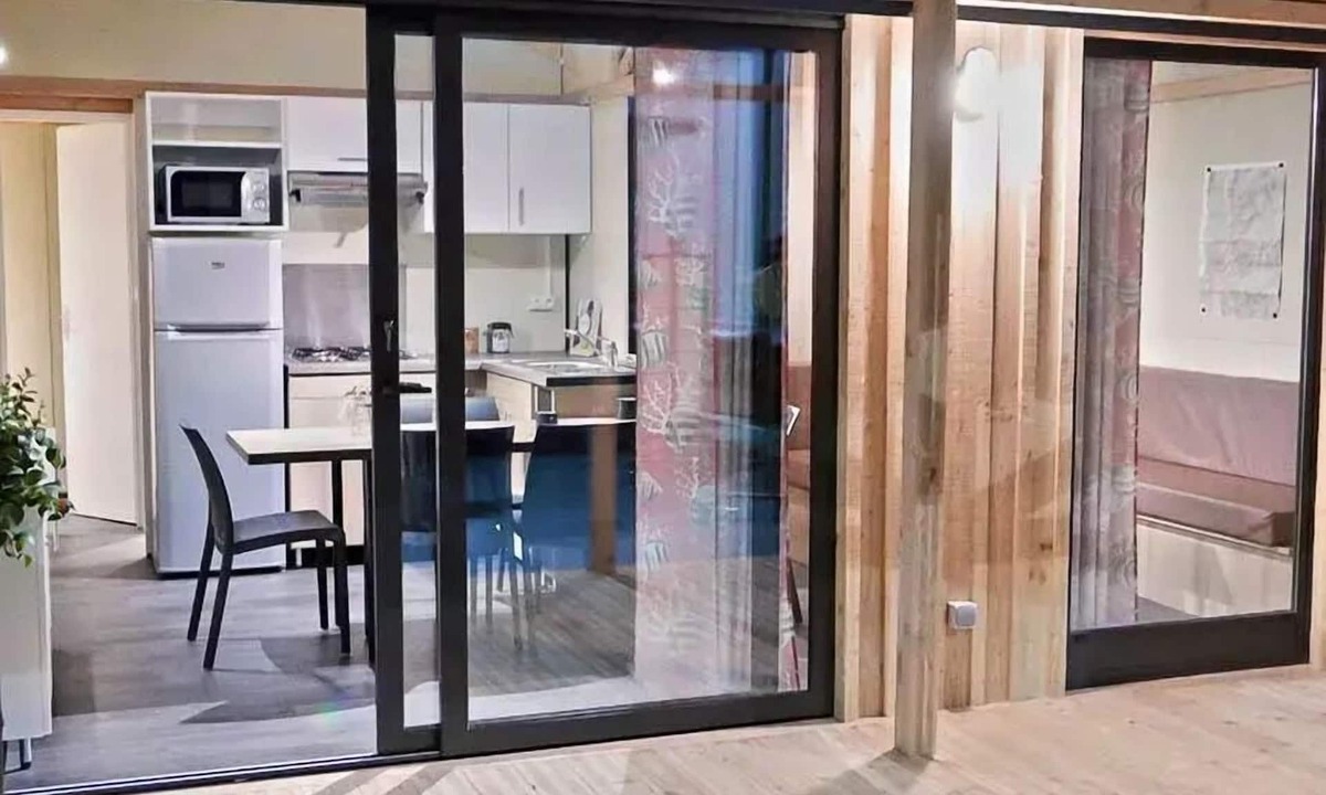Saint-Privat Ski Chalet | Flower Camping Le Plan d'Eau - Ardèche * - Chalet CONFORT EDEN 35m2 - 3 bedrooms - terrace + air conditioning 6 people