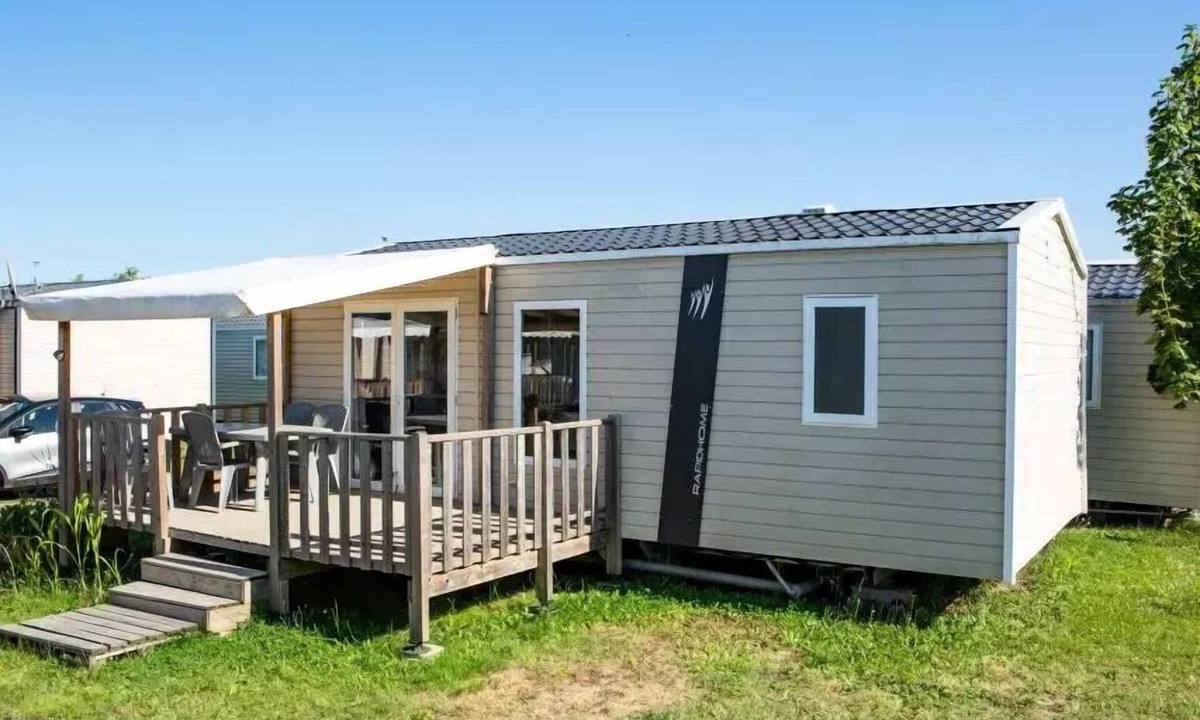 Brehemont House | Flower Camping Loire et Châteaux * - Mobile home Comfort 30m2 (2 bedrooms) - semi covered terrace 4 people