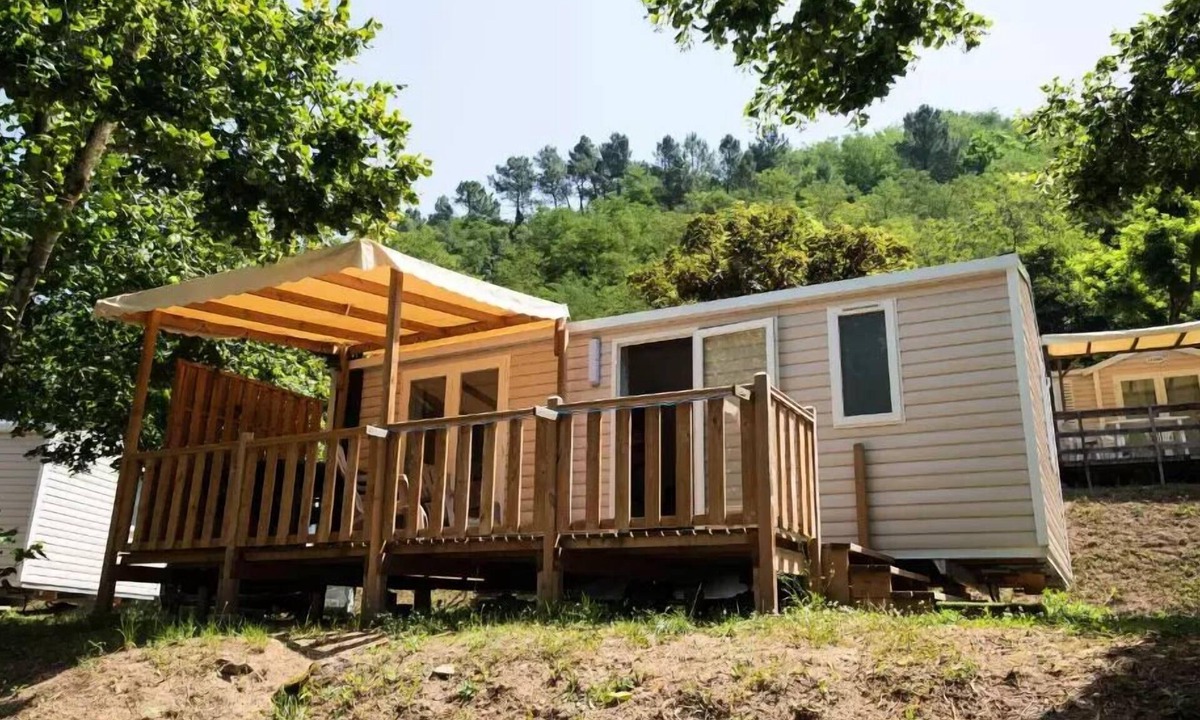 Champel House | Flower Camping Mas de Champel * - Mobile-Home 30m2 - Comfort - 2 bedrooms - Terrace semi-covered - TV - Clim 5 persons
