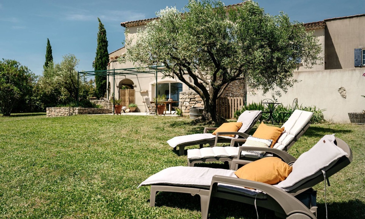 Cavillargues House | Flucht in die Domäne Givaudan by Interhome