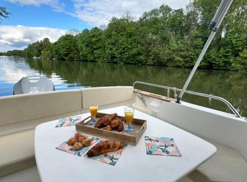 Cergy Boat Rental | FlW