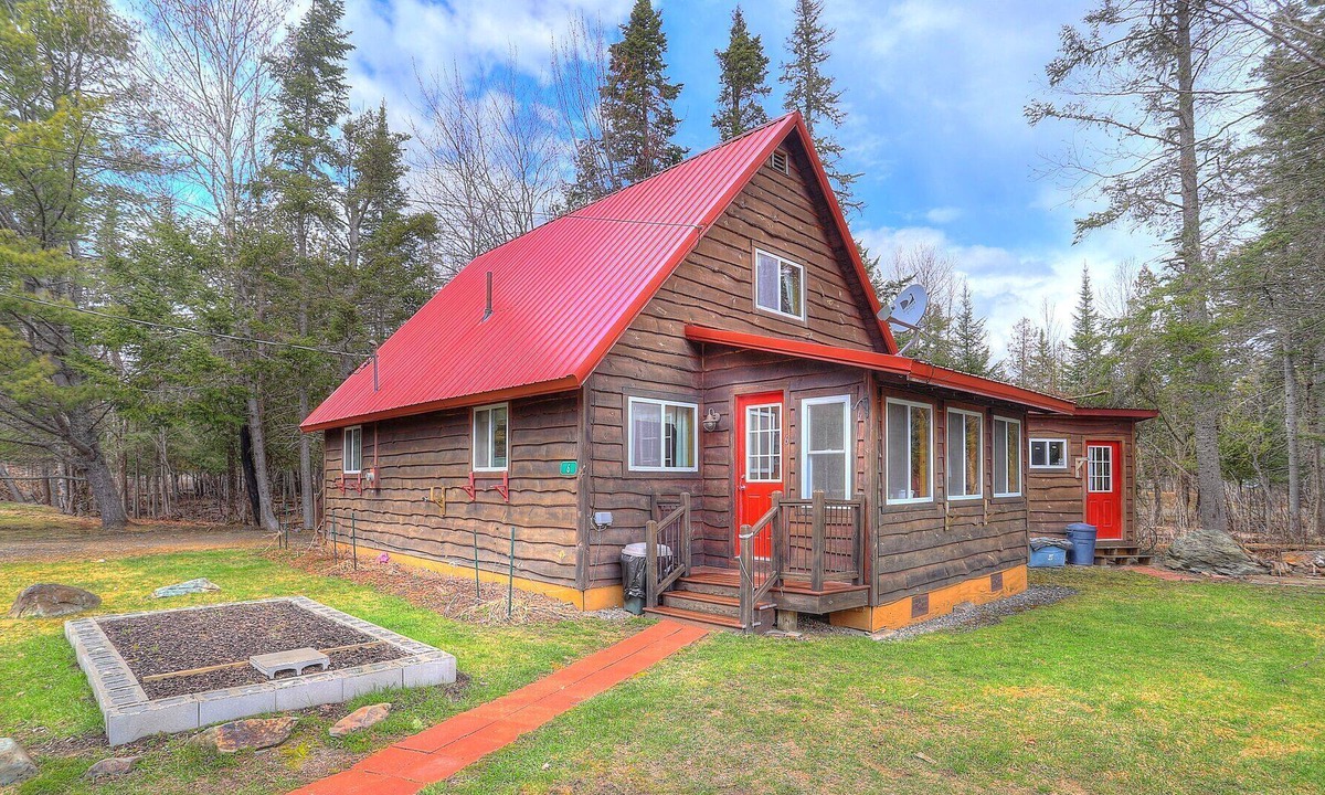 Oquossoc House | Flybuck - Shared waterfront area on Rangeley Lake