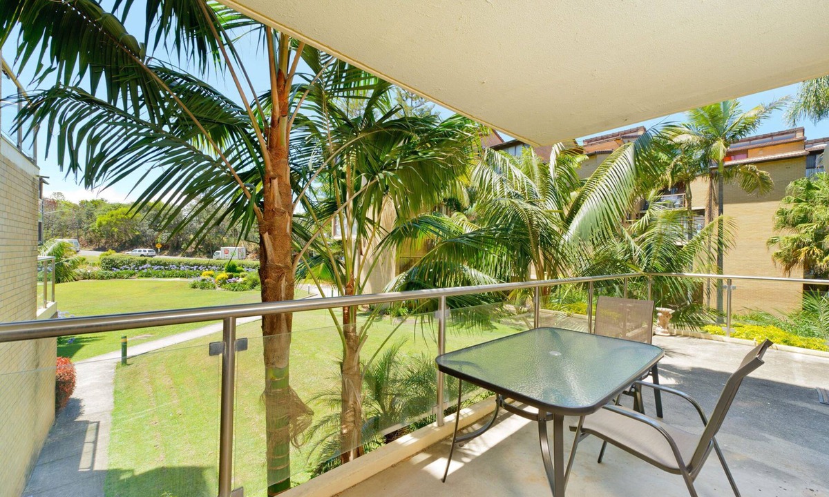 Flynns Beach Apartment | Flynns Beach Air Conditioned Comfort