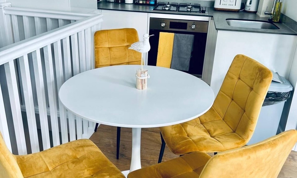 Folkestone Apartment | Folkestone Harbour Apartment, ground floor Flat 1