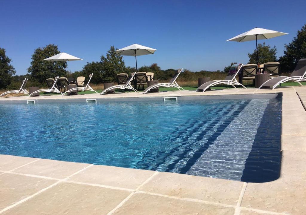 Blond Other | Fonclaire Holidays Carpers Rest