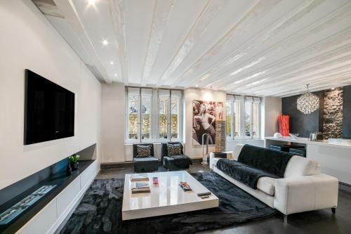 Bourg-de-Four Apartment | Fontaine
