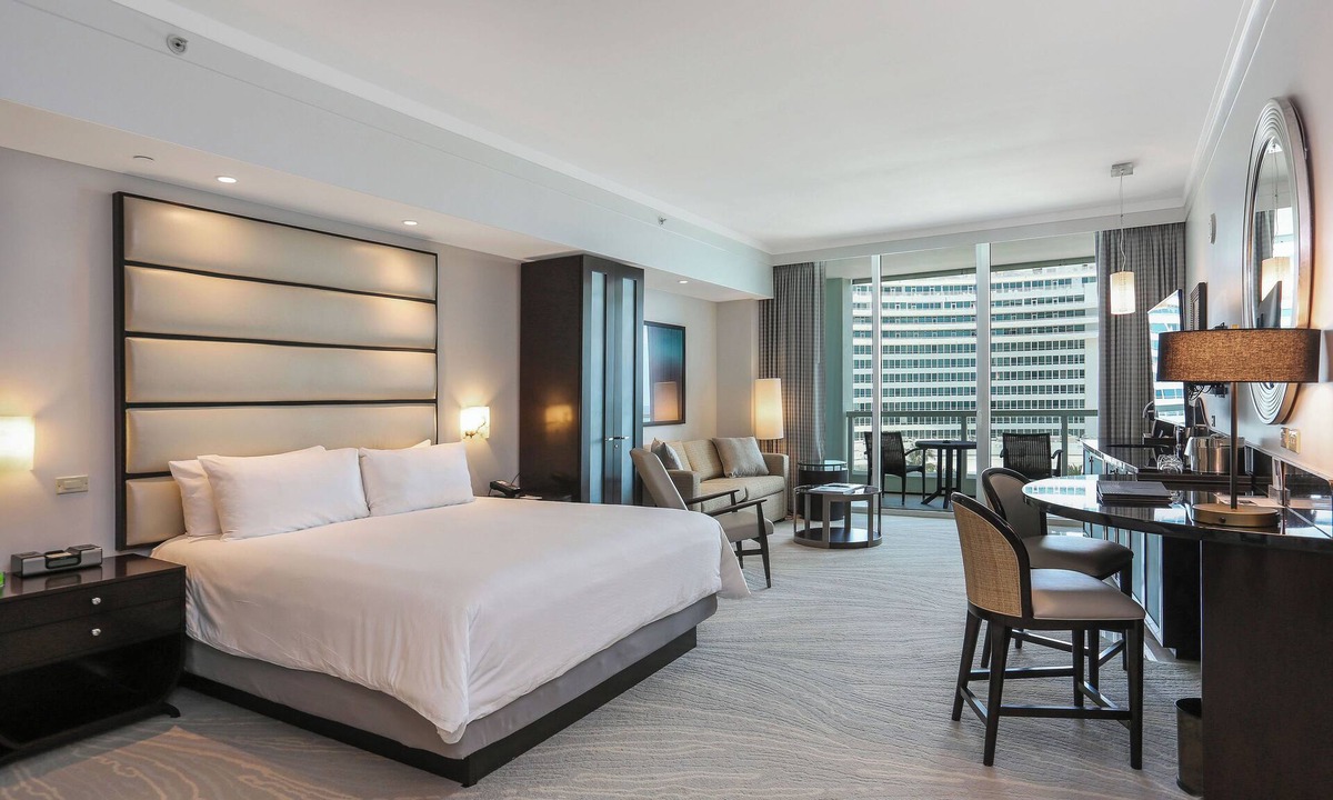 City Center Condo | Fontainebleau Sorrento OceanView Jr. Suite FREE valet & spa.pass No resort fees!