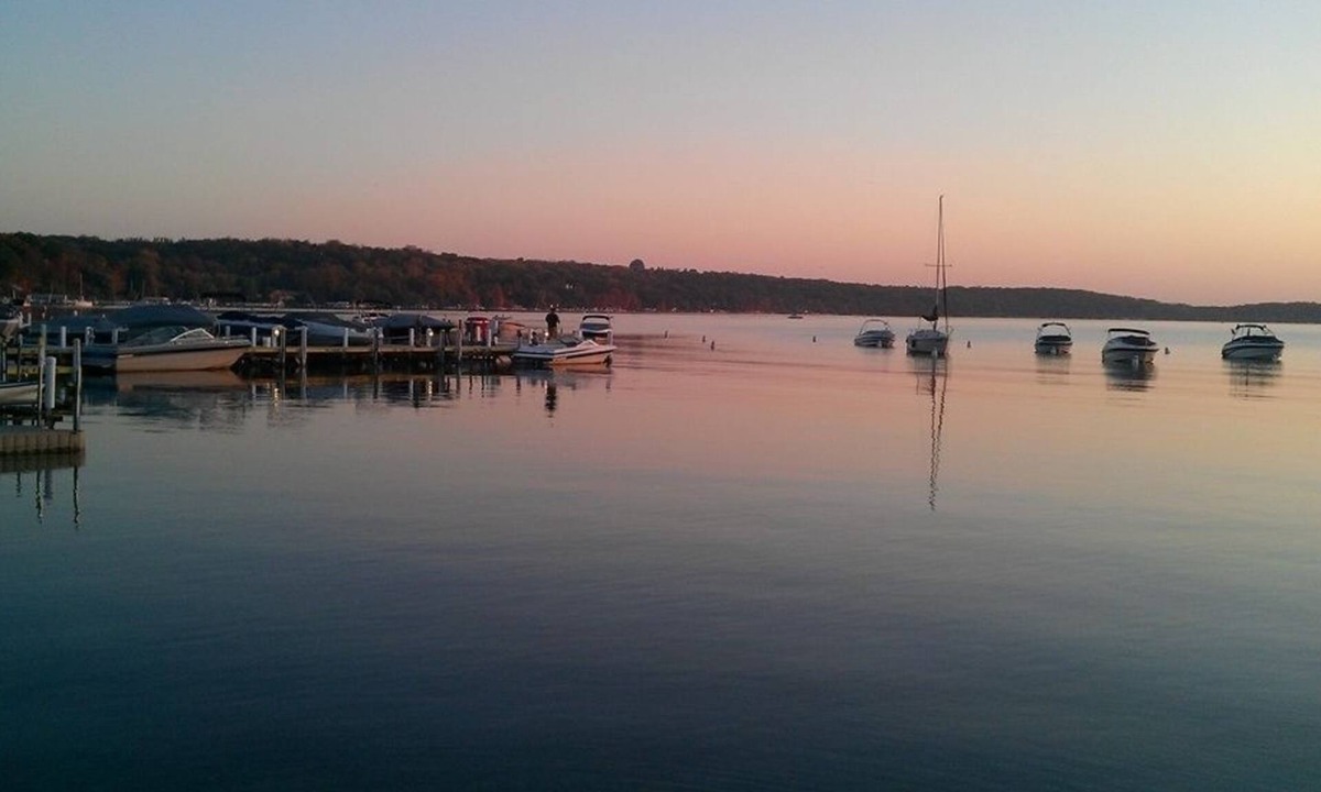 Fontana-on-Geneva Lake Hotel | Fontana Village Inn