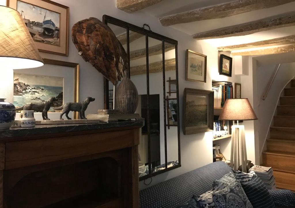Fontevraud-l'Abbaye Bed & Breakfast | fontevraud maison de ville bnb