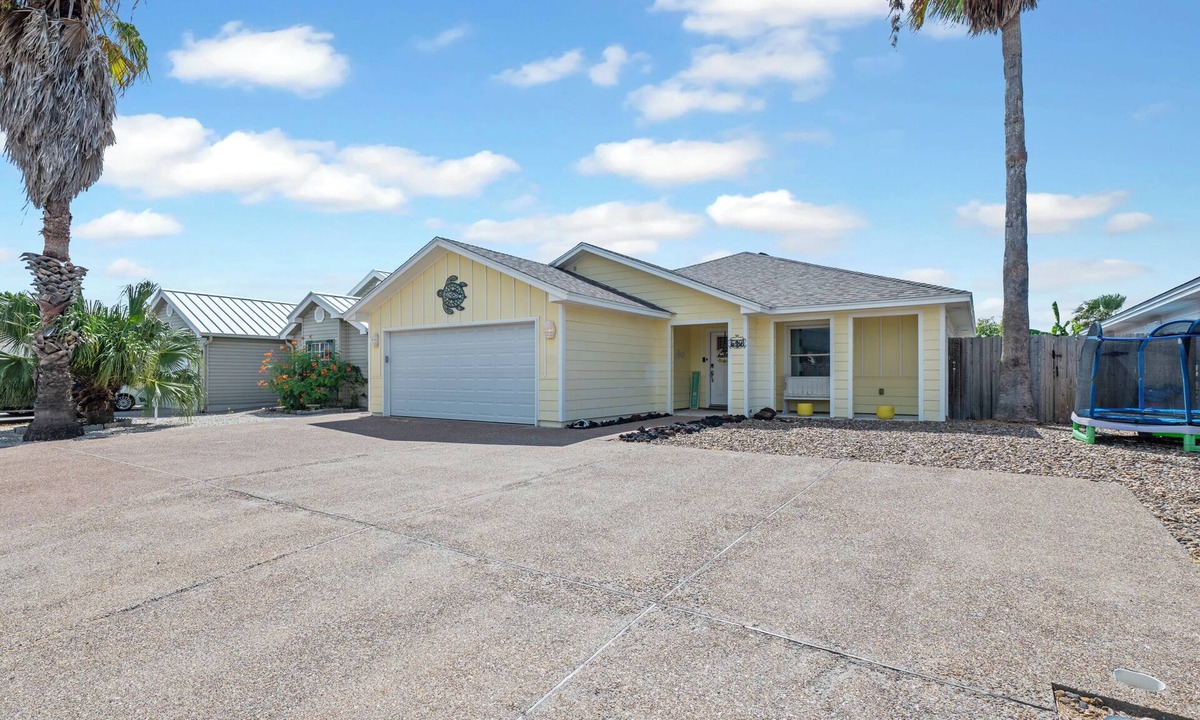 Port Aransas House | For an unforgettable vacation experience filled with sun, sand, and fishing adve
