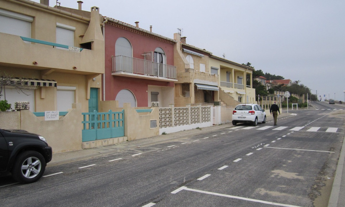 Leucate Apartment | For rent T2- Leucate plage - 1er D- Front de mer