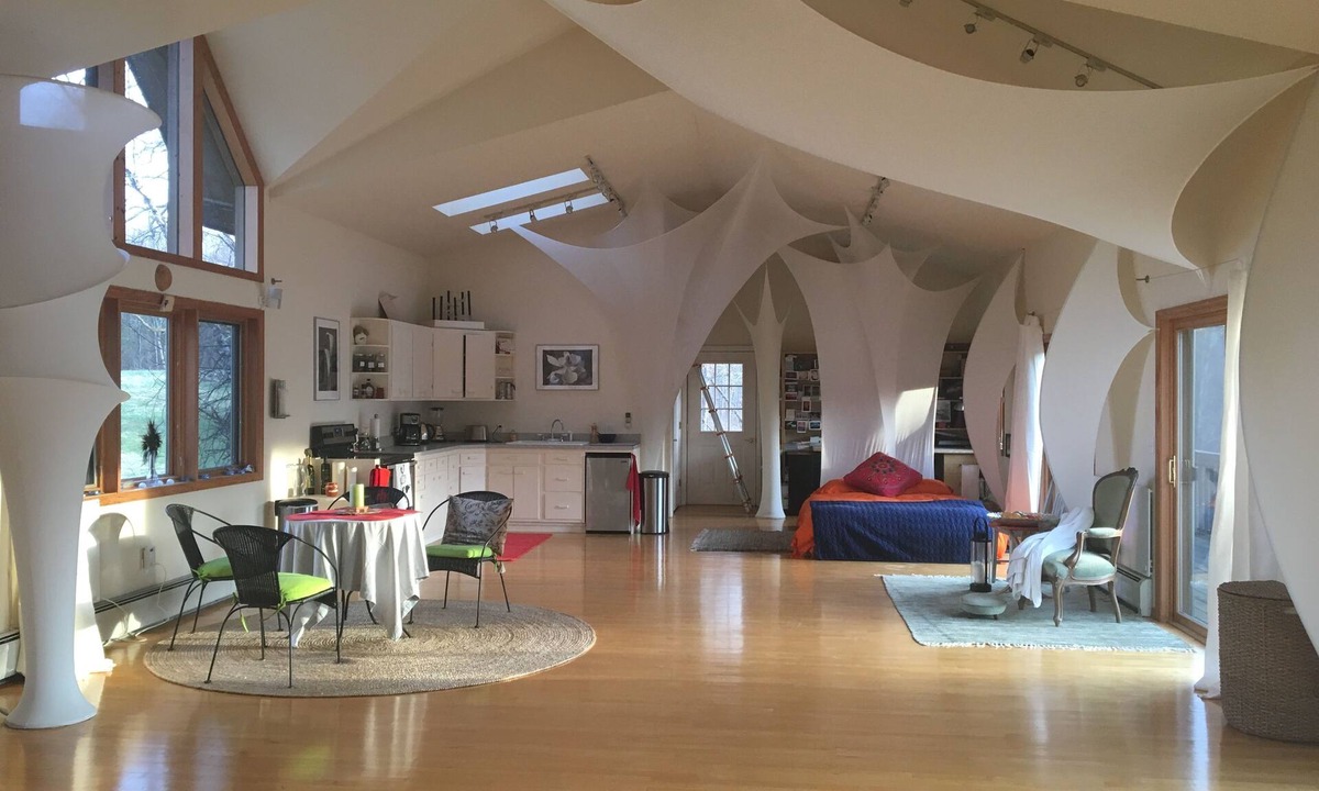 Ulster Park House | for the creative spirit, swimming dock on pond, horses to pet, Fire pit