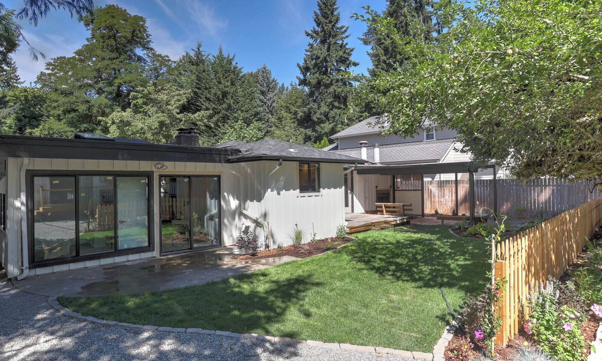 Inglewood-Finn Hill Cottage | Forbes Farm Cottages Unit B