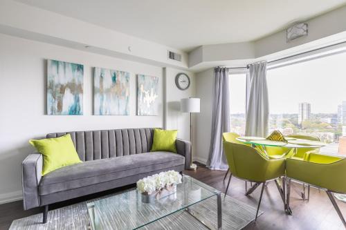 Bloor-Yorkville Apartment | Forest 1Bd & DEN in Yorkville 10 Floor