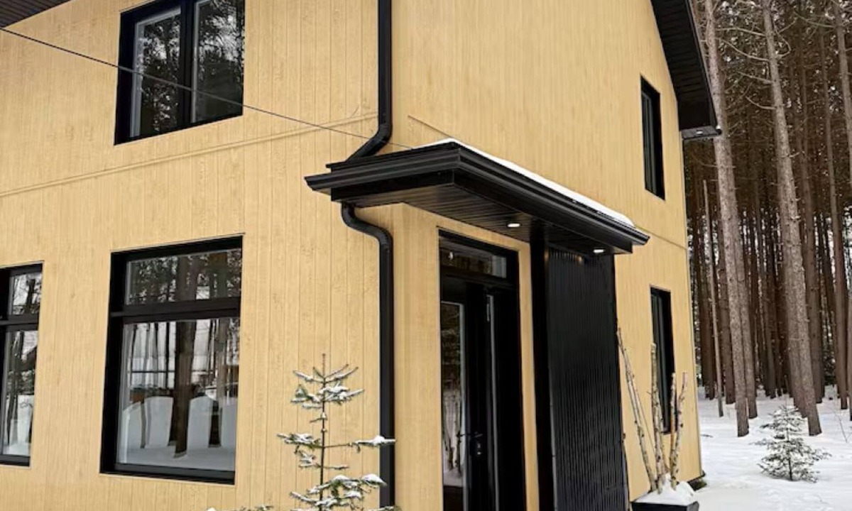 Montpellier Cabin | Forest Adventure Cabin Steps from Lac Schryer
