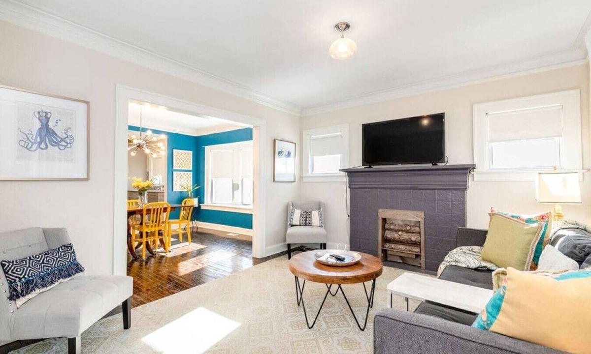Kansas City Apartment | Forest Avenue Flat (1st Floor Apt) · 30 day stays welcomed | Midtown