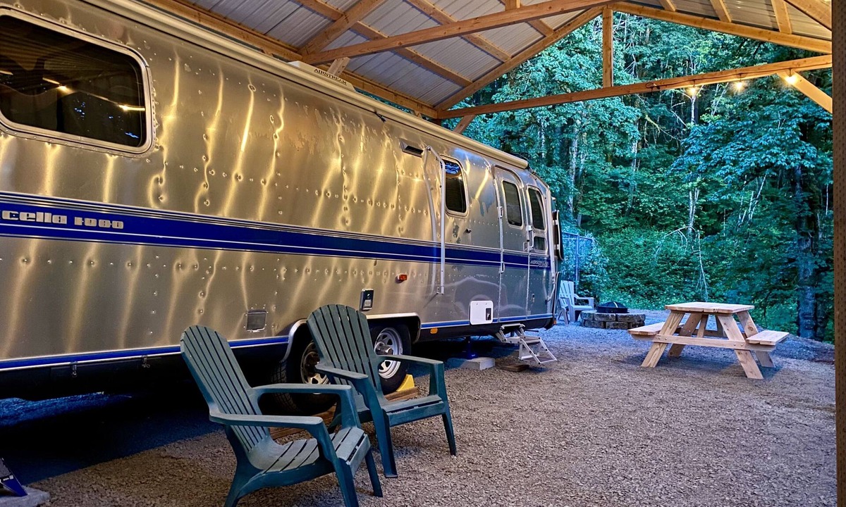 Damascus House | Forest Bathing Retreat