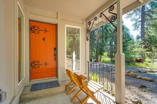 Klamath Falls House | Forest Cabin by Crater Lake & Klamath Falls