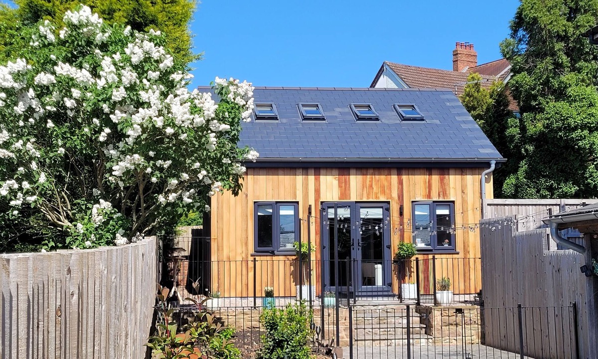 Cinderford Cabin | Forest Cedar Lodge, Cinderford, Sleeps 4