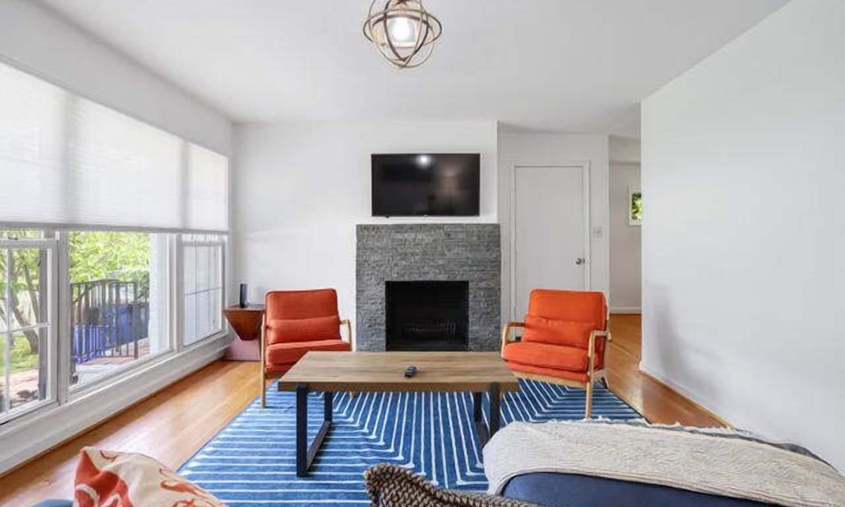 Forest Glen House | Forest Glen Silver Spring Gem - Parking