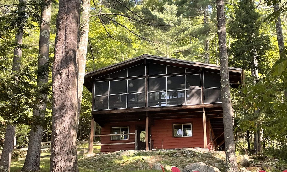 Keene House | Forest Hideaway
