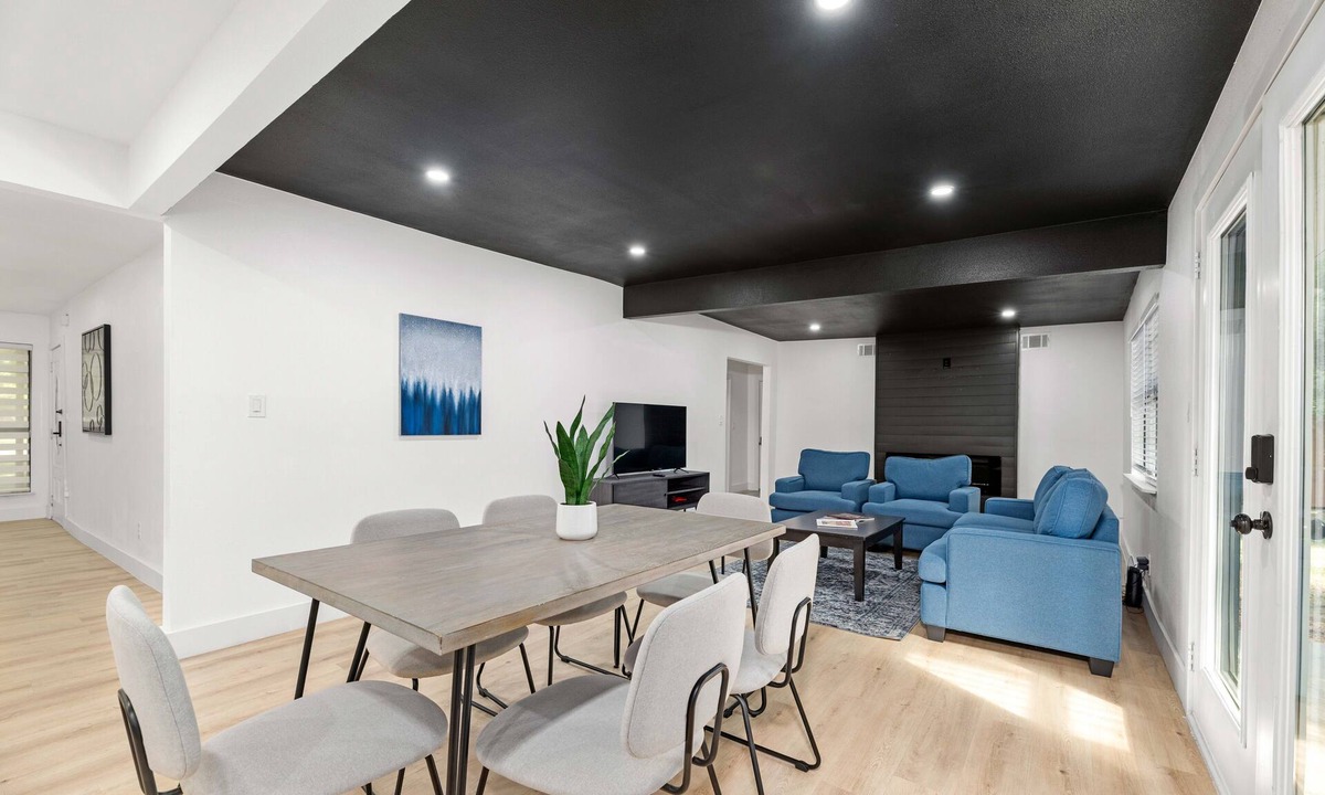 Dallas House | Forest Hill Family Hideaway- 4-Bed Retreat