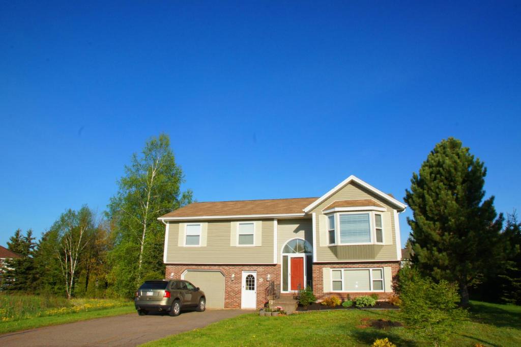 Charlottetown House | Forest hut