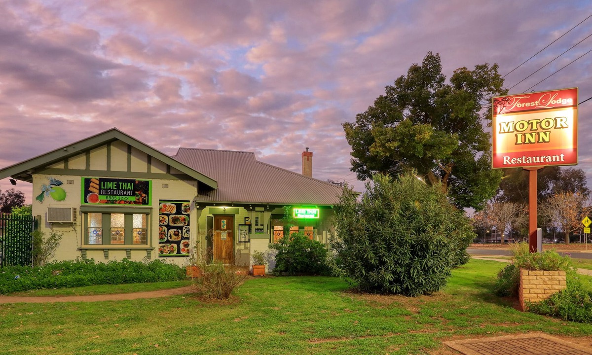 Dubbo Hotel | Forest Lodge Motor Inn & Restaurant