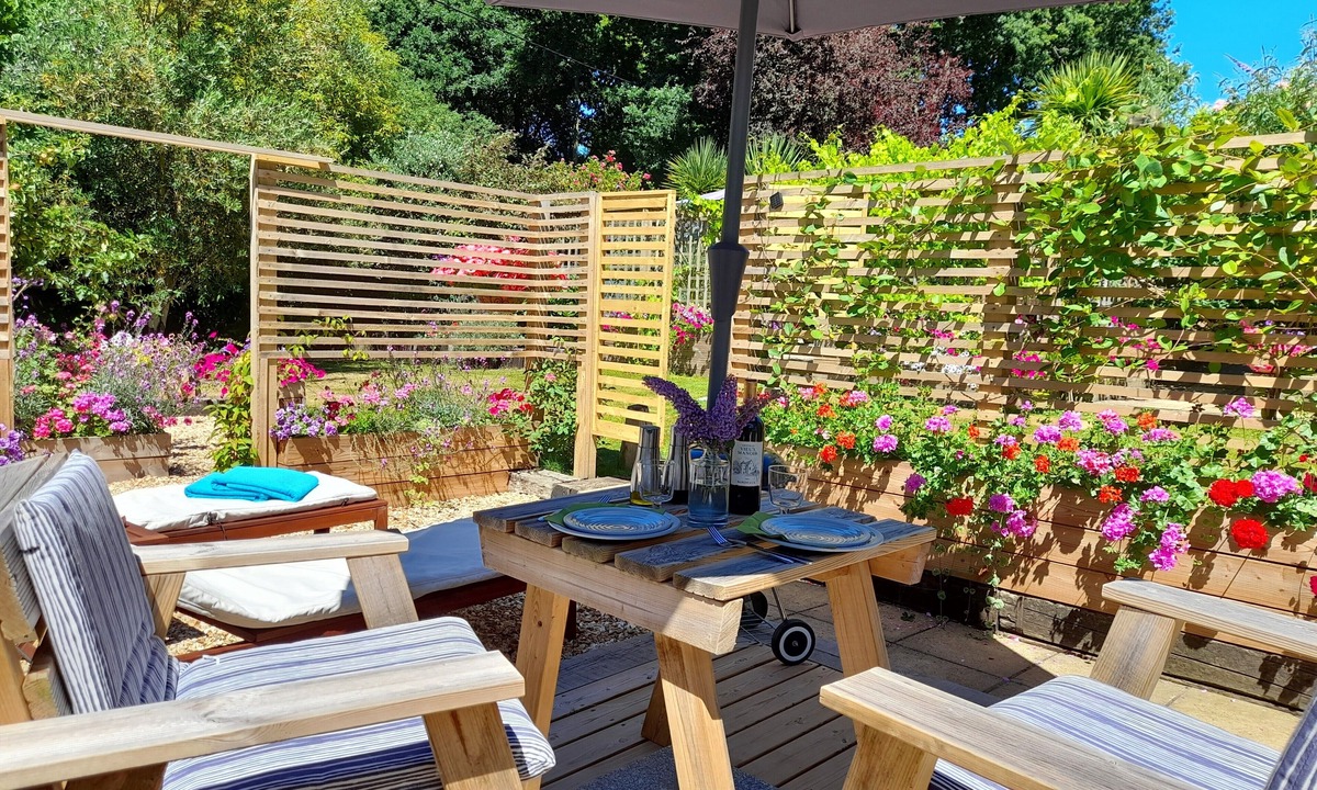 Stuckton Apartment | Forest Palms