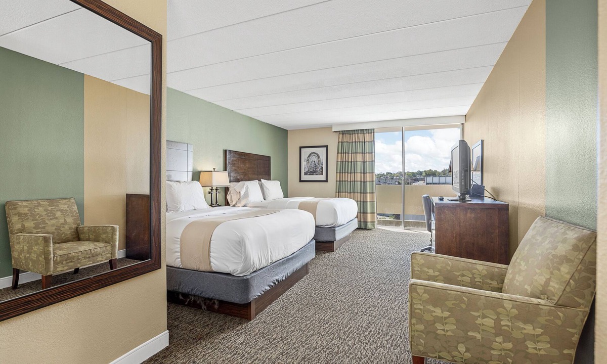The Hill Hotel | Forest Park Hotel by MDR