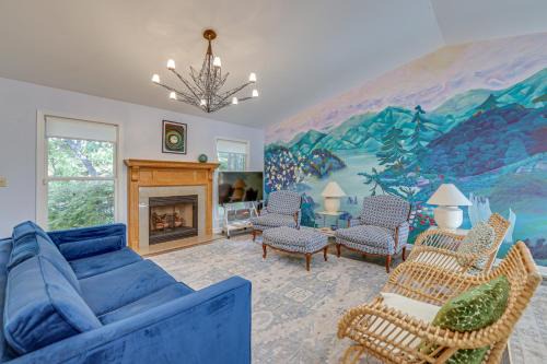 Lynn House | Forest-View Gem on Vaughn Creek Less Than 1 Mi to Dtwn!