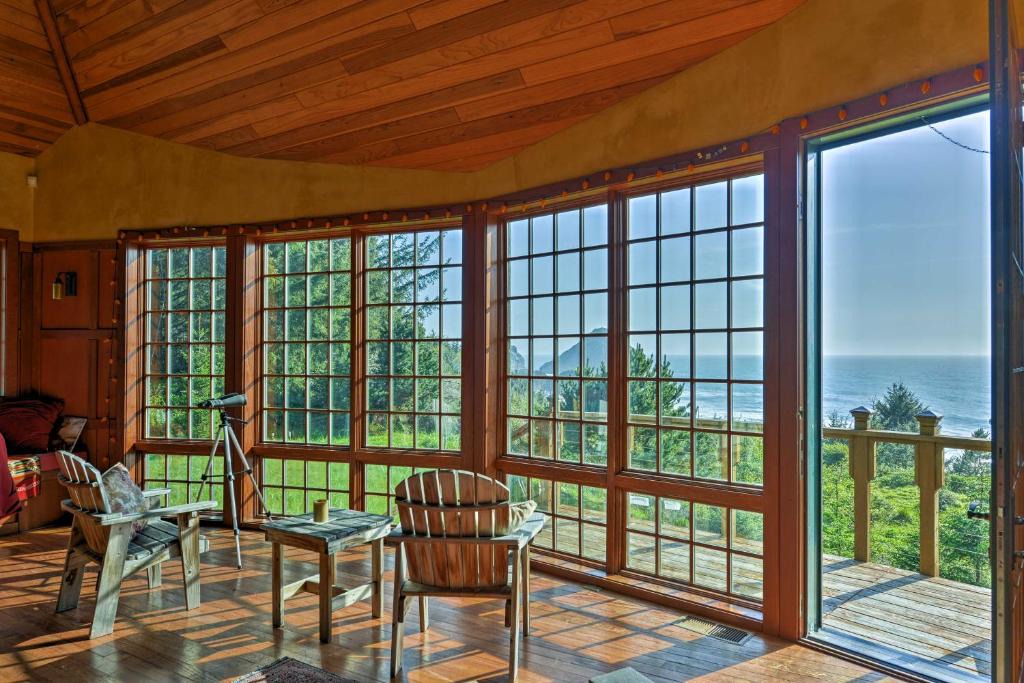 Port Orford House | Forested Gold Beach House with Panoramic Ocean Views