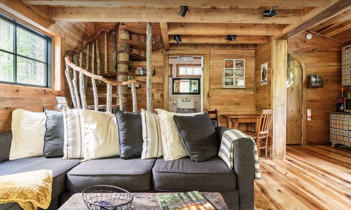 Adairsville Cabin | FoResTree House- Peaceful Luxury Treehouse Hot tub