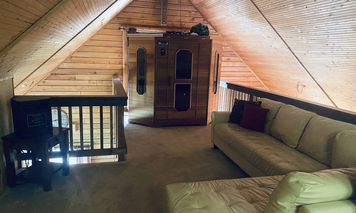 Forks House | Forks Wa Rustic Wolf Den Cabin