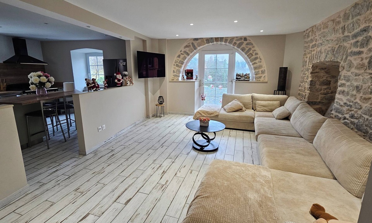 La Cresse House | Former barn converted into a house