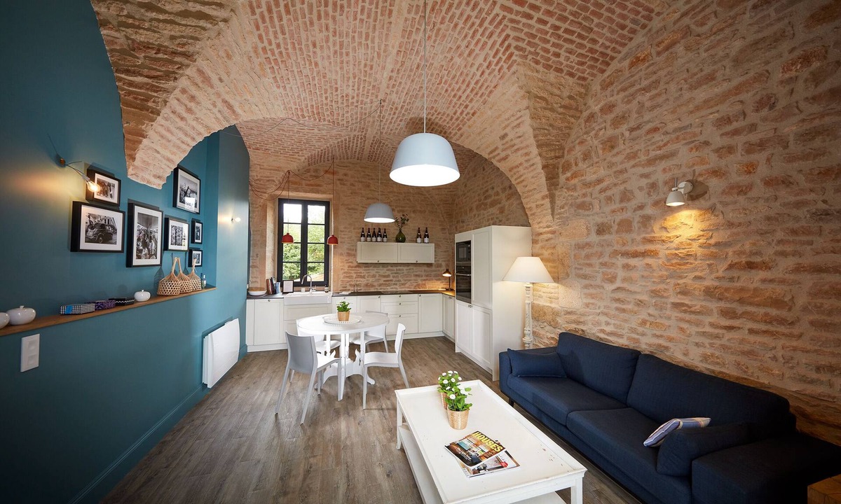 Beaune House | Former convent from the 17th, renovated, private garden, Beaune center
