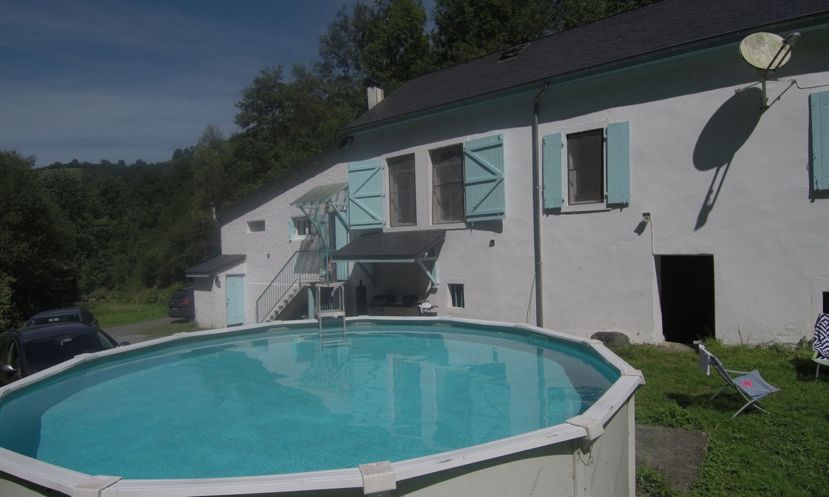 Escot House | Former school with swimming pool.