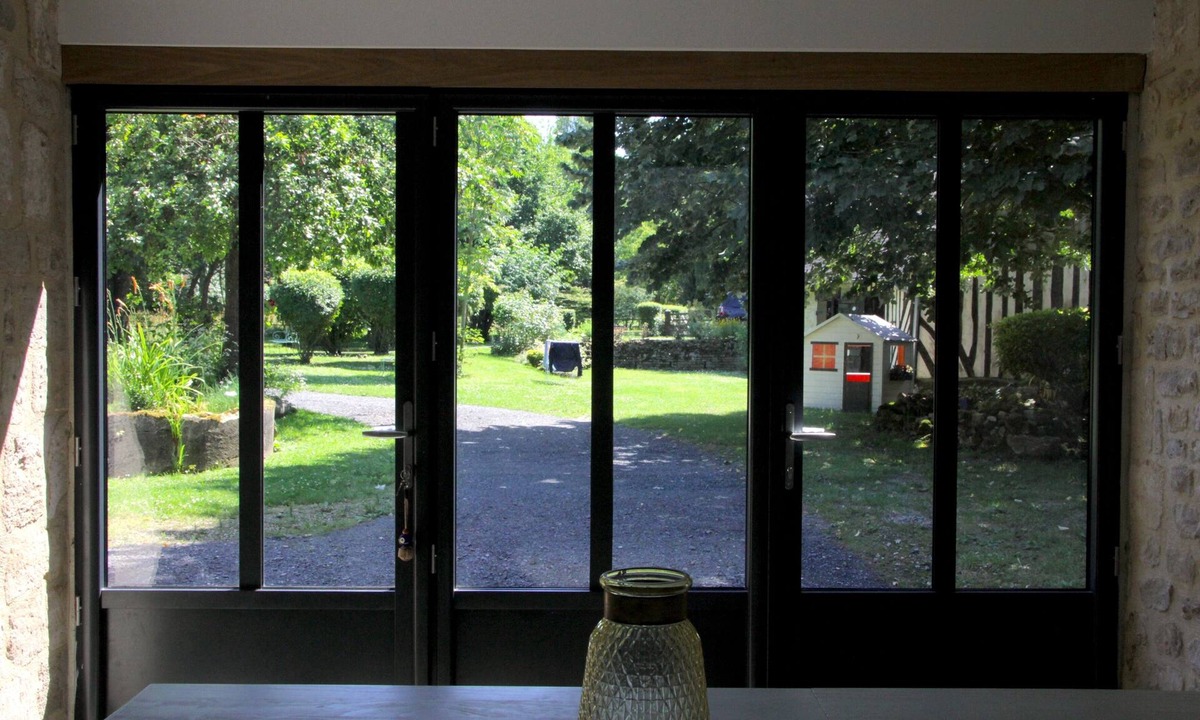 Saint-Pierre-en-Pays-d'Auge House | Former wine press in a 4ha property. Neat decor, on the cider route.