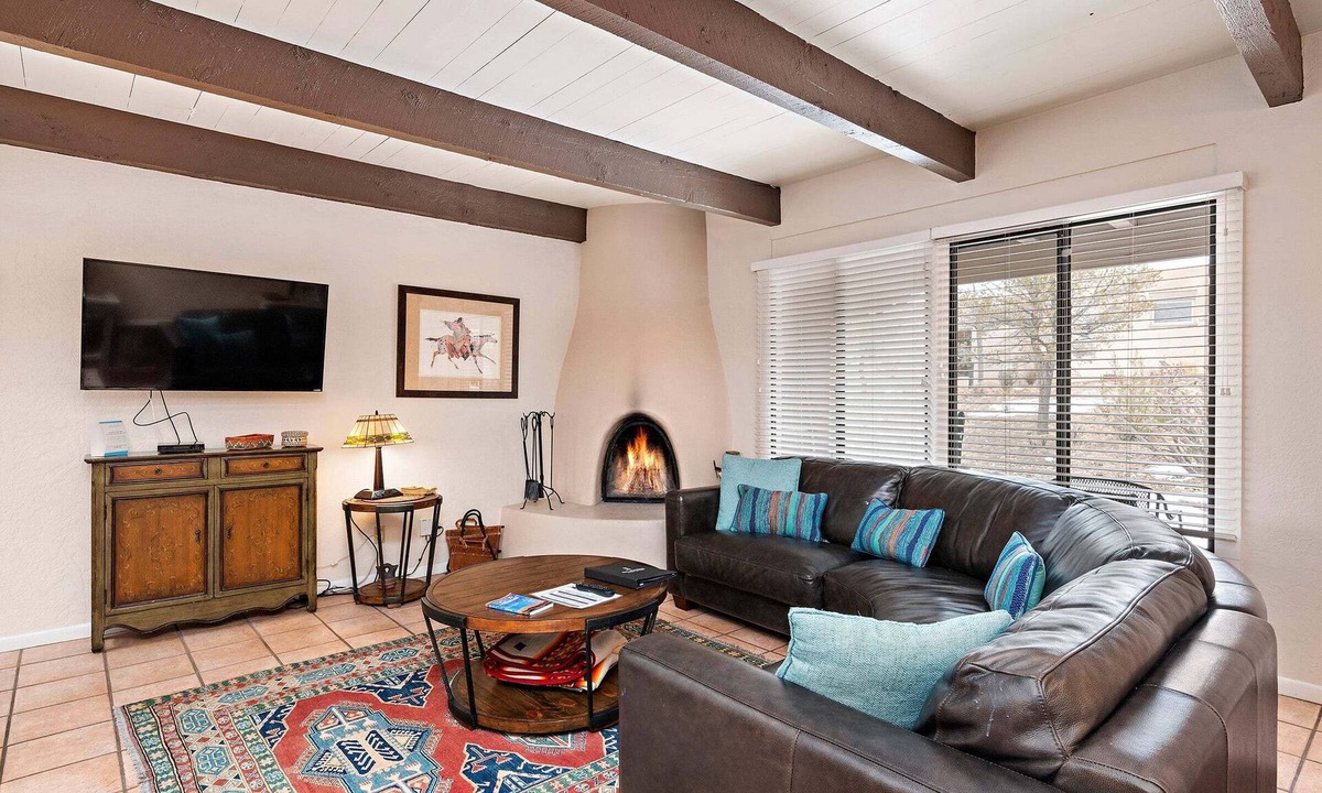 Northeast Santa Fe Hotel | Fort Marcy 35 | Just Like Home - But Even Better! 2-Bdrm, Walk To Plaza, Fireplace