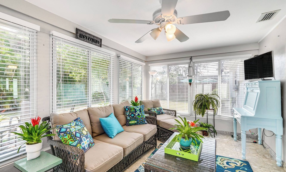 Villas House | Fort Myers Bungalow - 12 Miles to the Beach!