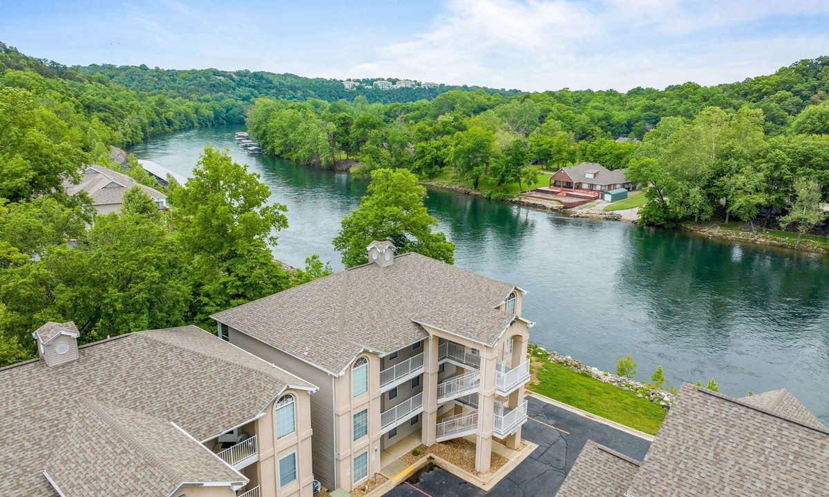 Branson Condo | Fort Taneycomo 2 Bedroom Condo by RedAwning