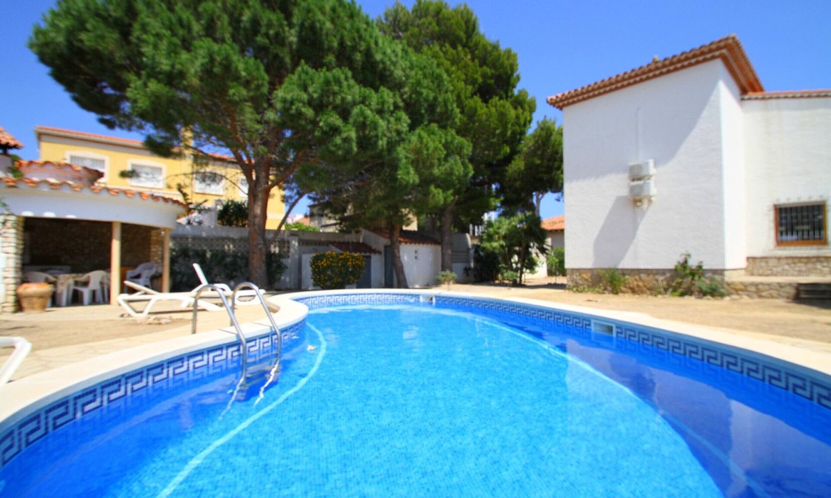Miami Platja Villa | FORTUNA villa, piscina privada y grán jardín