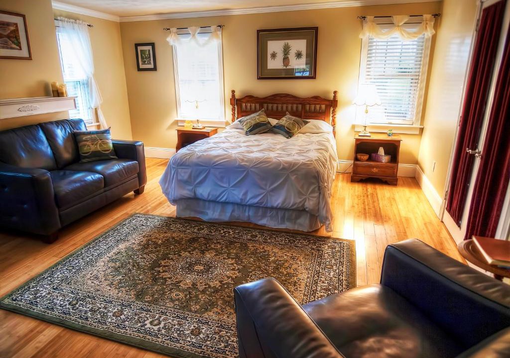 Onemo Bed & Breakfast | Foster's Bethel Beach Inn